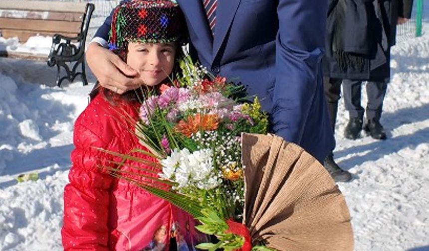 Vali Çiçekli'den öğrencilerin tatil talebine olumlu cevap