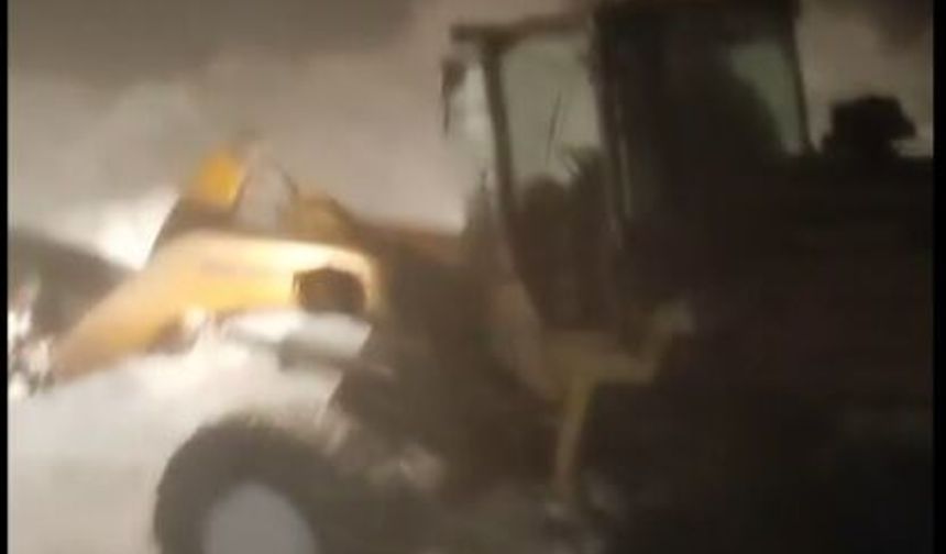 Vardiya değişimi sonrası tipide mahsur kalan işçiler, 7 saatte kurtarıldı