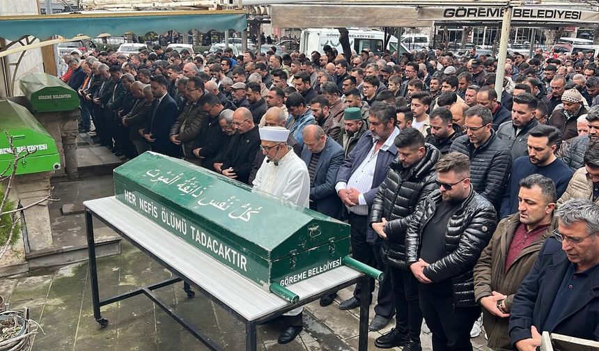 3 aracın karıştığı kazada ölen baba ve 2 oğlu toprağa verildi