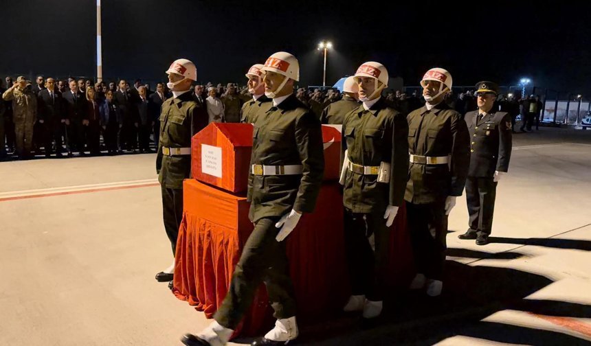 Askeri araç devrildi: 2 şehit, 3 yaralı