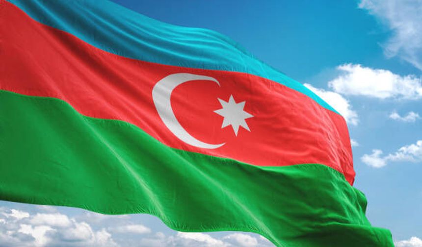 Azerbaycan, İran'daki diplomatlarını geri çekti