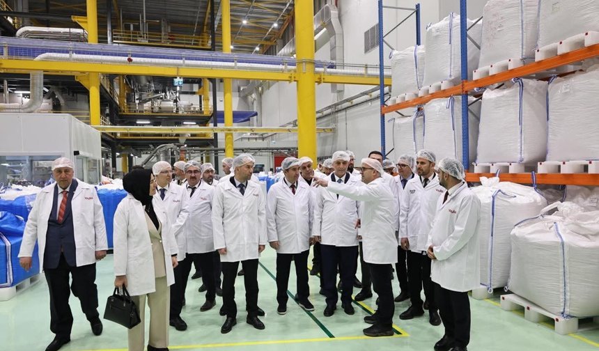 Bakan Bolat: İhracatımız geçen yıl sonunda 400 milyar dolara yaklaştı (3)