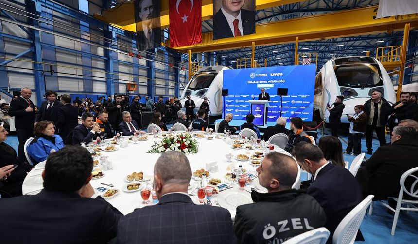 Bakan Uraloğlu: Demiryolu ağımızı 2053 yılına kadar, 28 bin 590 kilometreye yükseltmeyi planladık (2)