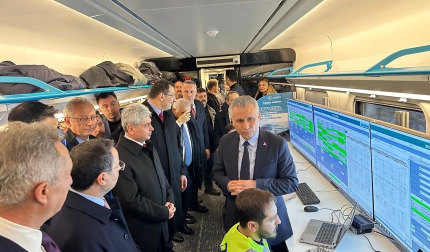 Bakan Uraloğlu: Demiryolu ağımızı 2053 yılına kadar, 28 bin 590 kilometreye yükseltmeyi planladık