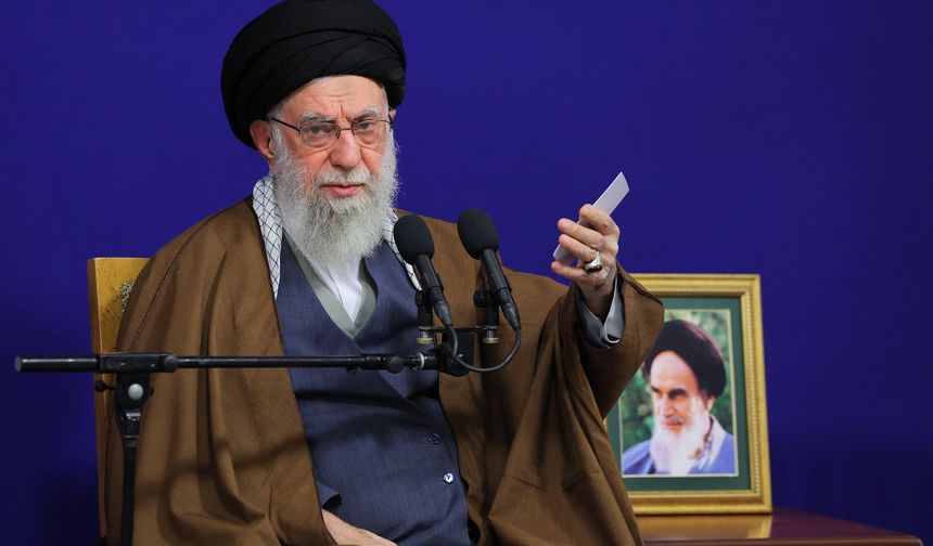 Ayetullah Ali Hamaney için planlanan 3 günlük cenaze töreninin ertelendiği bildirildi