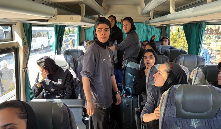 İran Milli Kadın Futbol Takımı kafilesi Türkiye'de