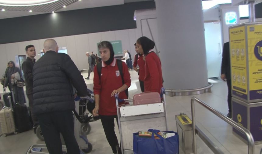 İstanbul - İran Kadın Milli Futbol Takımı İstanbul'a geldi