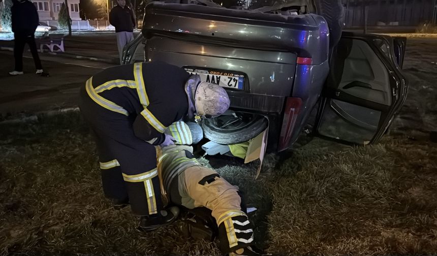 Kütahya'da takla atan otomobilin sürücüsü yaralandı