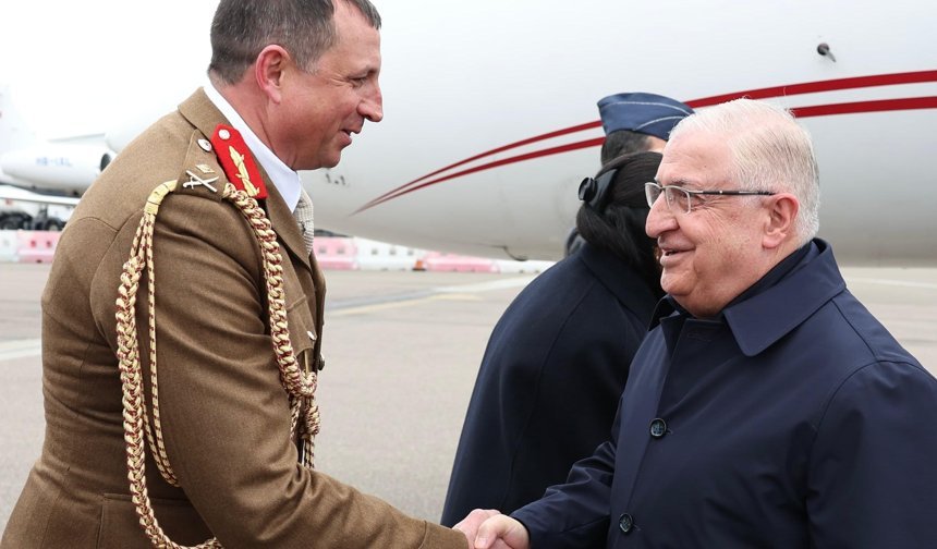 Bakanı Güler, İngiltere'nin başkenti Londra'ya geldi.