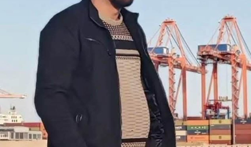 Niğde'de hafif ticari araç elektrik direğine çarptı: 1 ölü, 1 yaralı / Ek fotoğraf