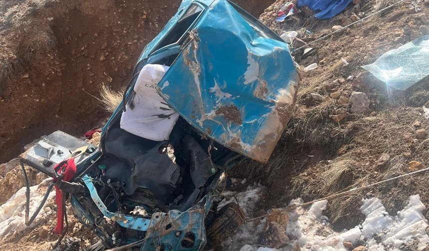 Niğde'de şarampole yuvarlanan otomobilde ölen Aleyna toprağa verildi