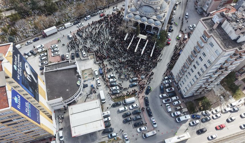 Öğrencisi tarafından öldürülen Fatma Nur öğretmen, son yolculuğuna uğurlandı / Ek fotoğraflar