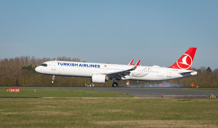 Londra'da Heathrow ve Gatwick'ten sonra Stansted Havalimanı'ndan tarifeli seferler