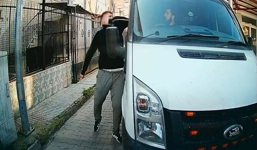 Trafikte tartıştığı kişinin kamyonetinin camını yumruklayan saldırgana 240 bin lira ceza