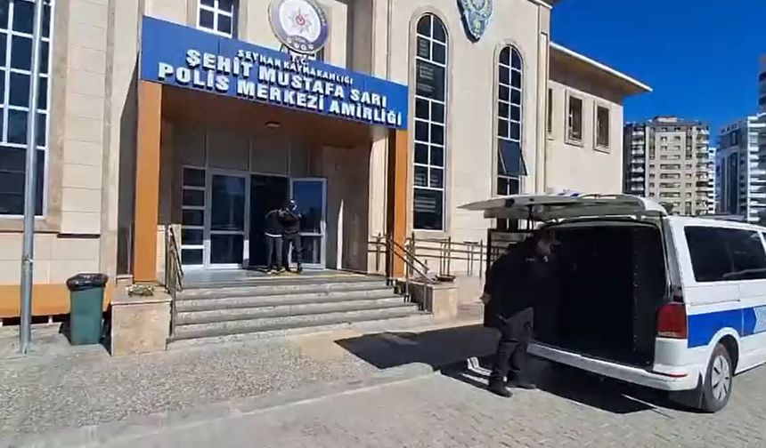 Trafikte tartıştıkları sürücünün önünü kesip, aracın camını yumruklayan 2 şüpheli tutuklandı