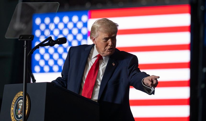 ABD Başkanı Donald Trump, ülkenin savunma sanayisi şirketlerinin yöneticileriyle bir araya geldi