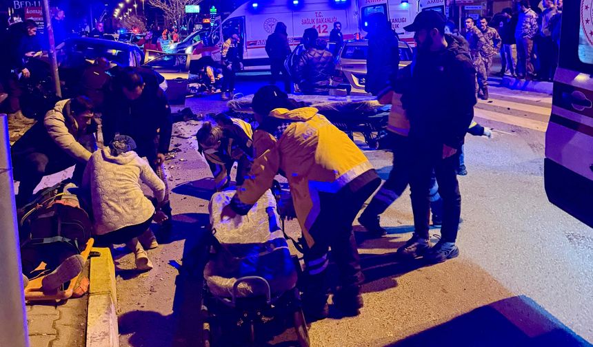 Tunceli'de iki otomobil kafa kafaya çarpıştı: 4 yaralı