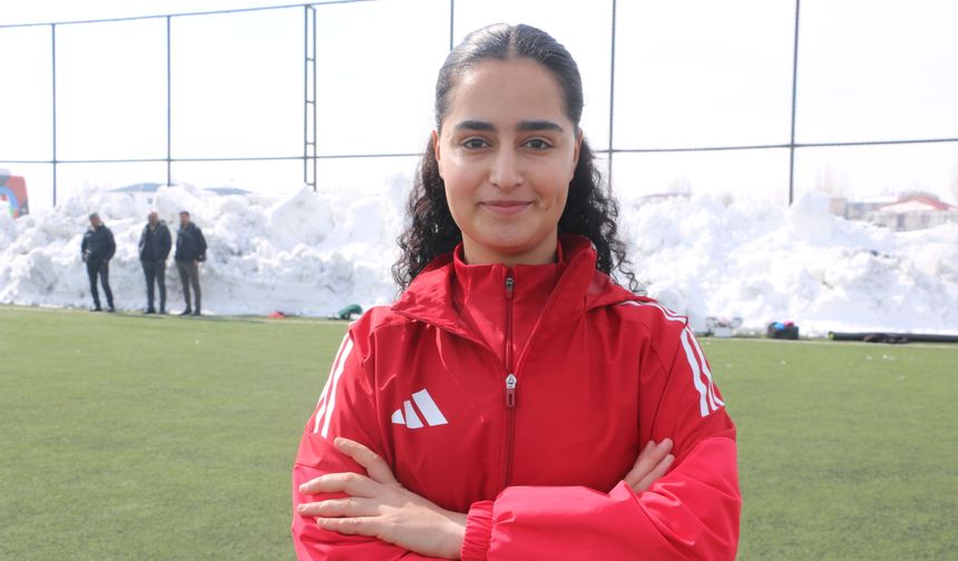 Yüksekova köy ve mahalle muhtarlarından kadın takımına ziyaret