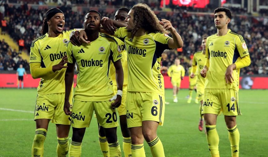Fenerbahçe deplasmanda Gaziantep FK'yı 4-0 mağlup etti.