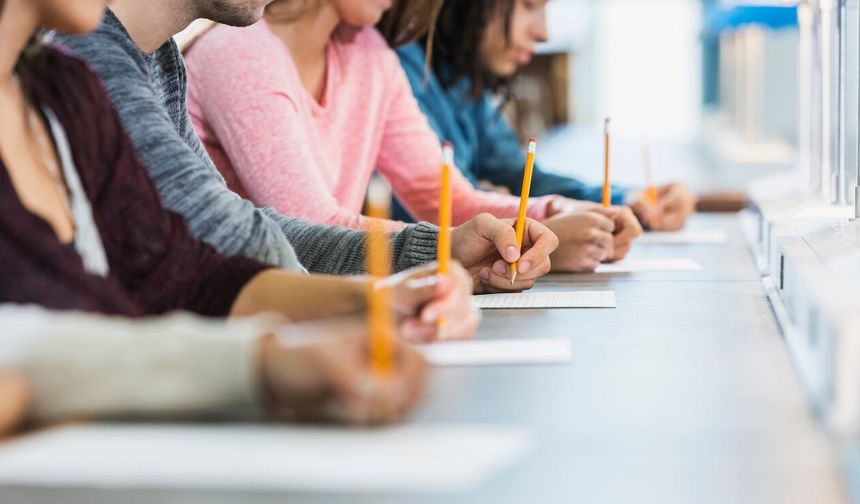 İngiltere’de kalıcı oturum için yeni dil şartı