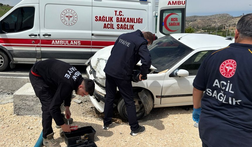 Adıyaman'da 2 otomobil çarpıştı; 6 yaralı
