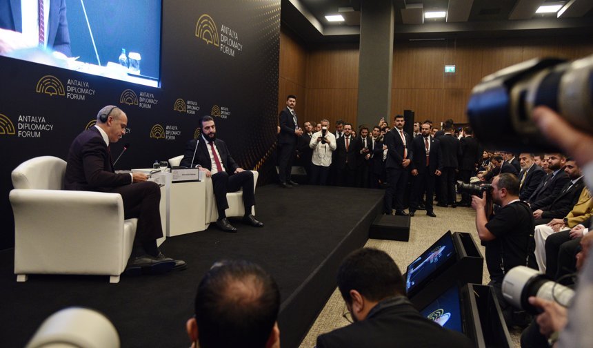 Ahmed Şara: Suriye'nin kuzeyi yabancı askerlerden boşalmış durumda