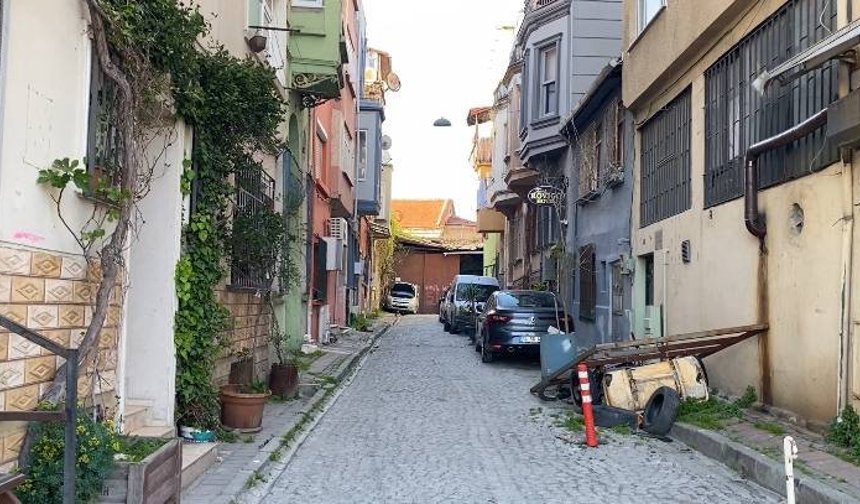 Alman turist Fatih'te otel odasında ölü bulundu