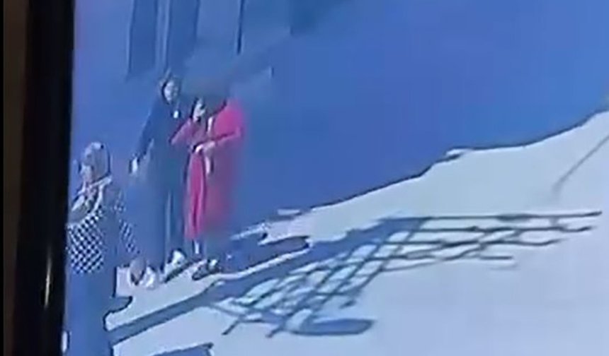 Ayakkabılığa bırakılan anahtarla eve girip, yatak odasındaki altınları çaldılar