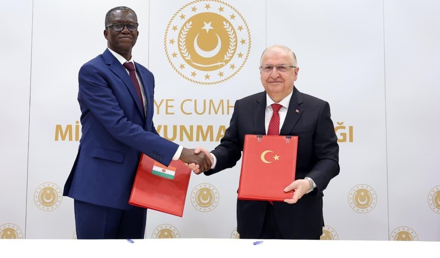 Bakan Güler, Nijer Savunma Bakanı Orgeneral Mody ile görüştü