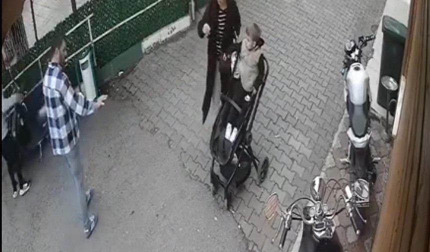 Boğazına oyuncak parçası kaçan çocuğu Heimlich manevrası ile kurtardı