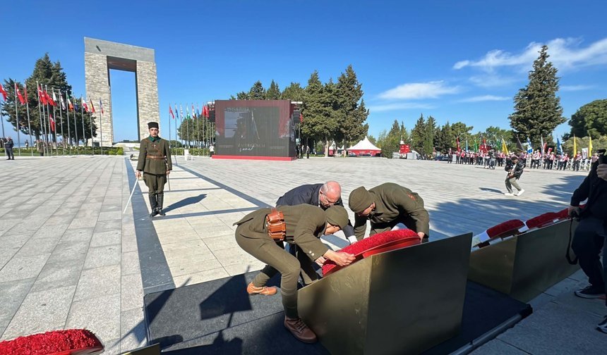 Çanakkale Kara Savaşları'nın 111'inci yıl dönümünde şehitler anıldı / Ek fotoğraflar
