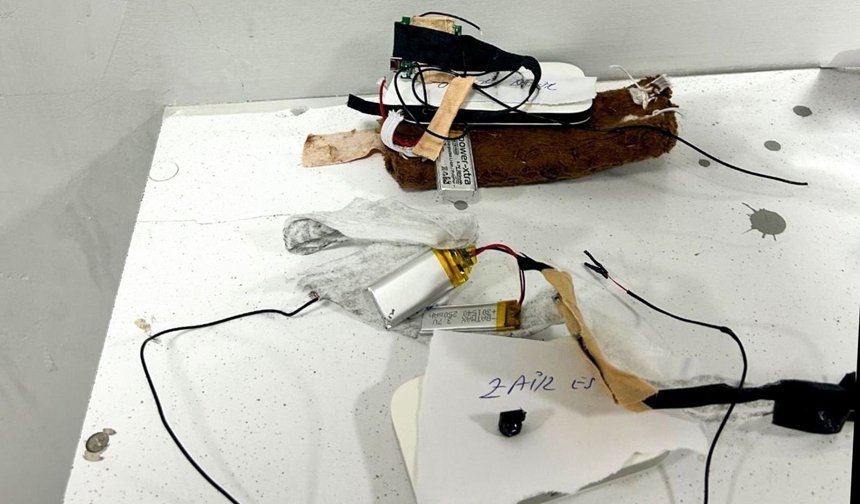 Ehliyet sınavına kopya düzeneğiyle giren şüphelilere suçüstü