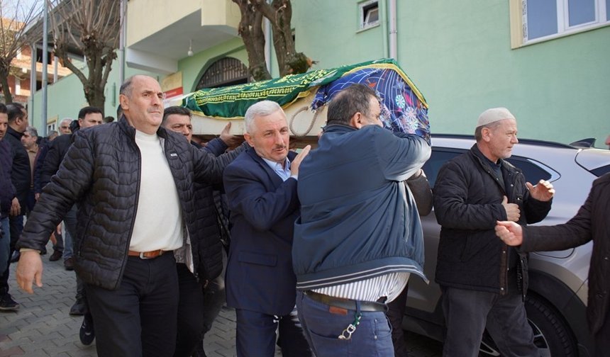 Fadıl Akgündüz, annesinin cenazesine jandarma nezaretinde katıldı