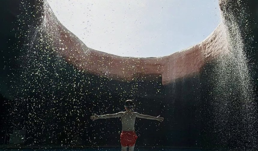 İngiliz oyuncu Antalya'da tatil yapıyor