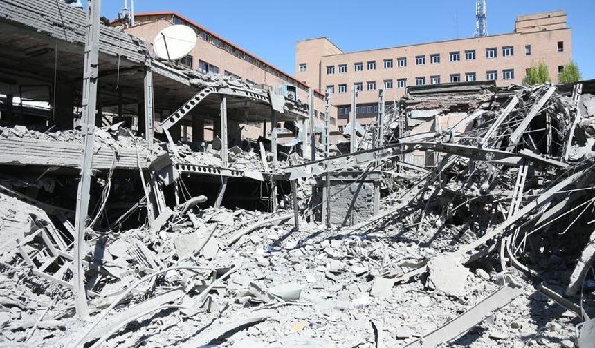 İran: ABD ile İsrail'in saldırılarında 125 bin 630 sivil birim hasar gördü