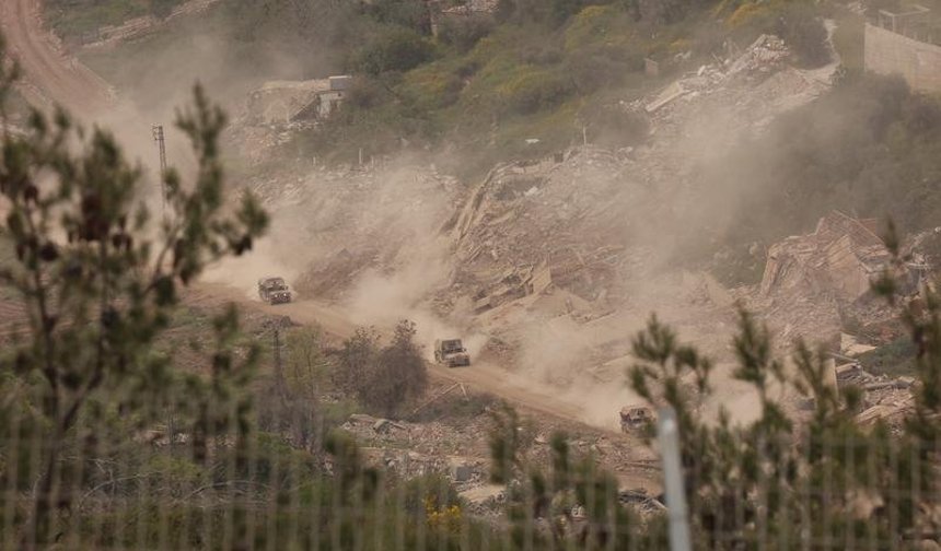 İsrail, Lübnan'a hava saldırıları başlattı