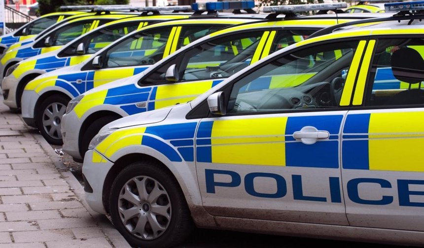 Londra'da Barnet bölgesindeki Highfield Caddesi'nde bıçaklı saldırı