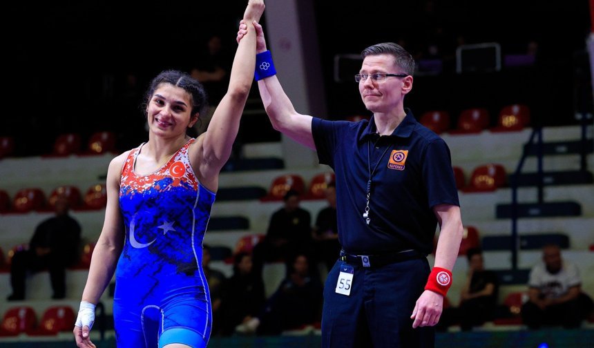 Nesrin Baş'tan Avrupa Güreş Şampiyonası'nda altın madalya