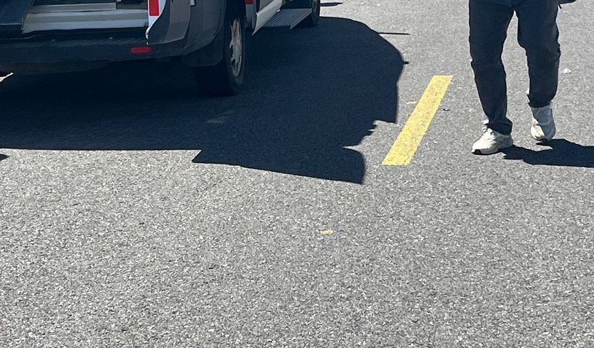 Niğde'de iki motosiklet kafa kafaya çarpıştı: 2 yaralı