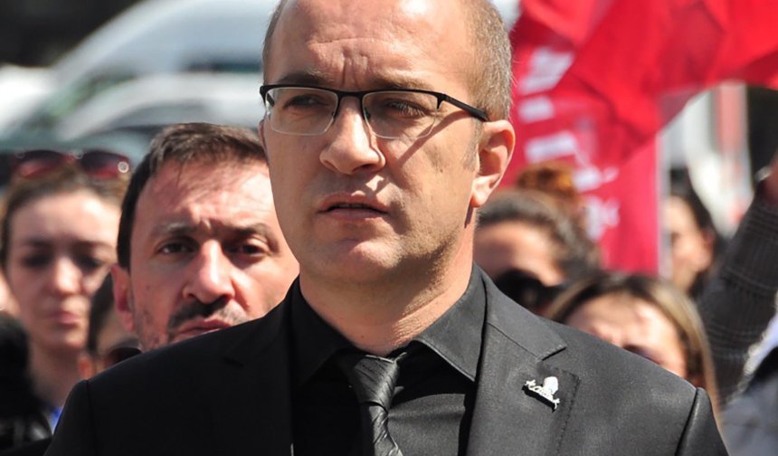 Öğretmenler, öldürülen meslektaşları ve öğrenciler için yürüdü