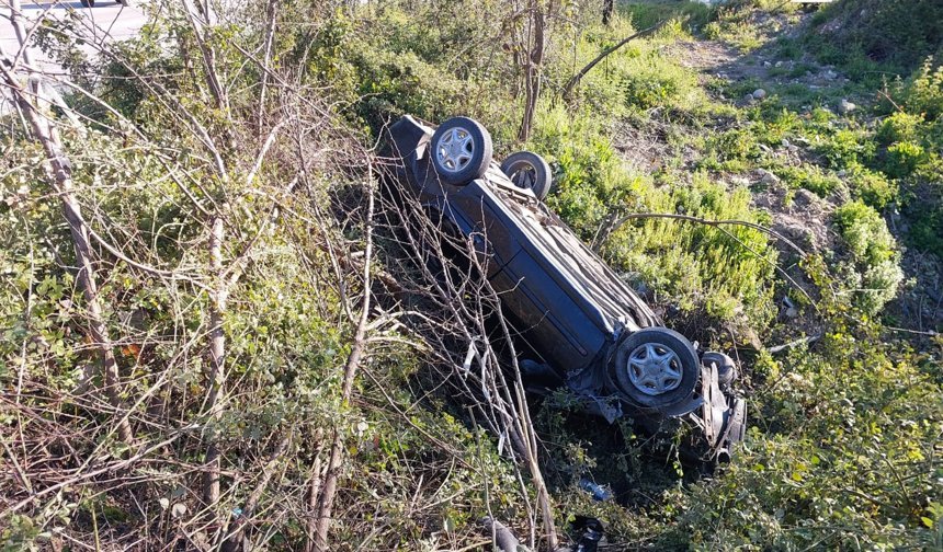 Ordu'da otomobil, şarampole devrildi; sürücü yaralı
