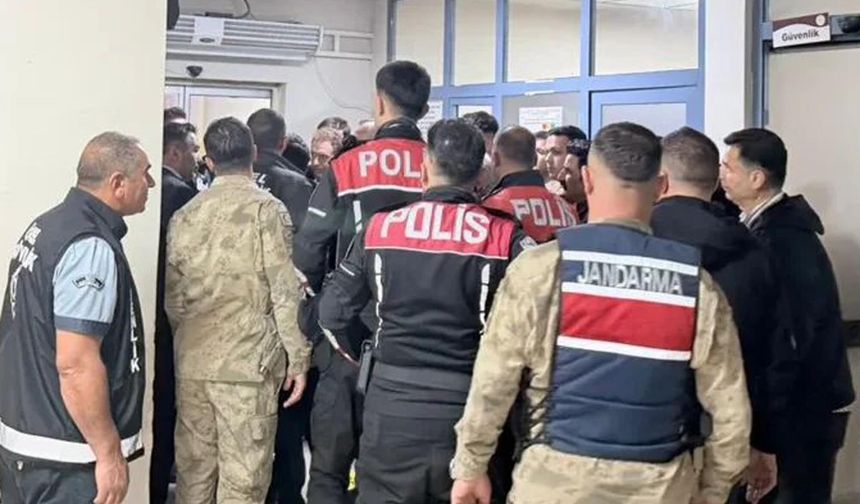 Ortaokul öğrencisi tüfekle oynarken kazara arkadaşını vurdu
