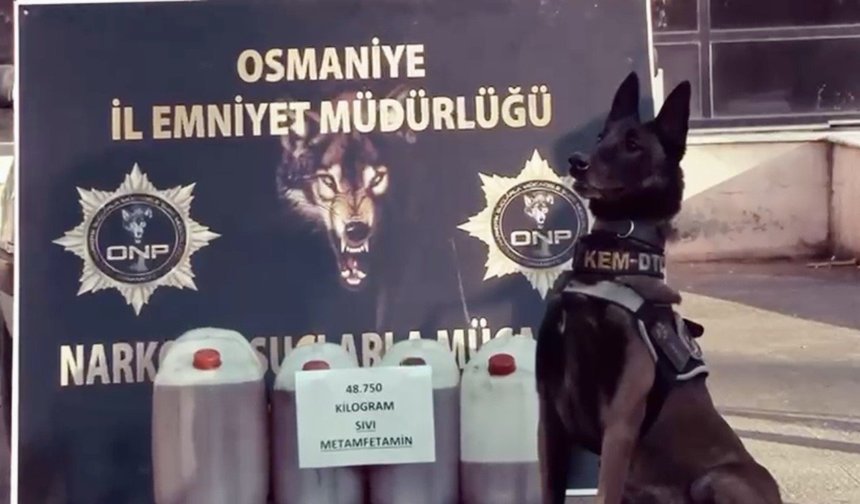 Otomobilin yakıt deposundan 48 kilo sıvı metamfetamin ele geçirildi