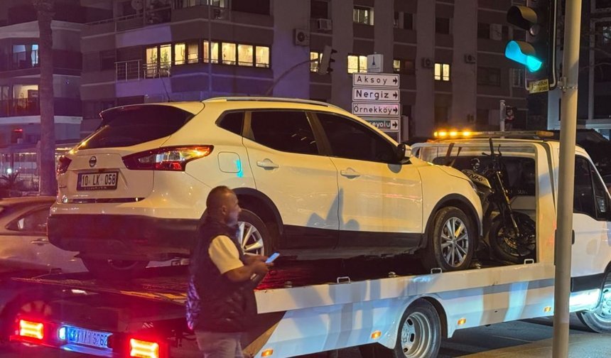 Otomobille çarpışan motosikletin sürücüsü öldü