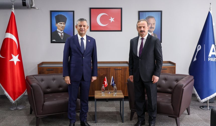 Özgür Özel, Anahtar Parti Genel Başkanı Yavuz Ağıralioğlu ile görüştü