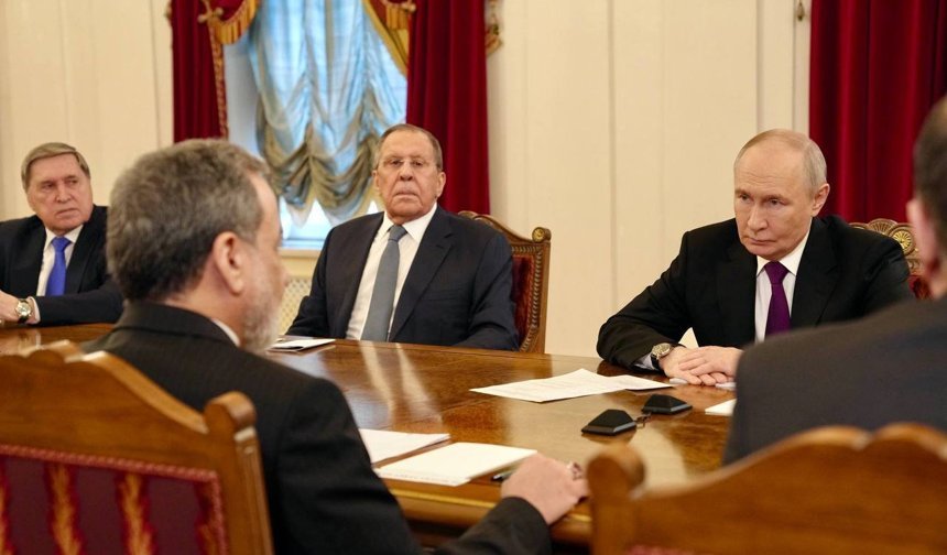 Rusya Devlet Başkanı Putin, İran Dışişleri Bakanı Arakçi ile bir araya geldi