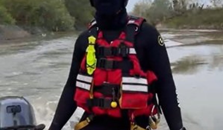 Sakarya Nehri'ne düşen çocuk için arama çalışması başlatıldı / Ek fotoğraflar