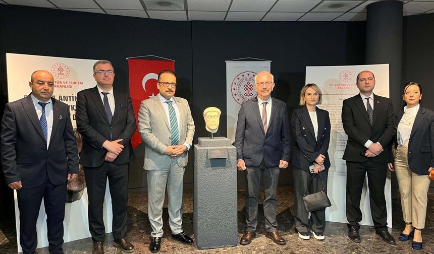 Smyrna Antik Kenti kökenli heykel başı, ABD'den Türkiye'ye iade edildi