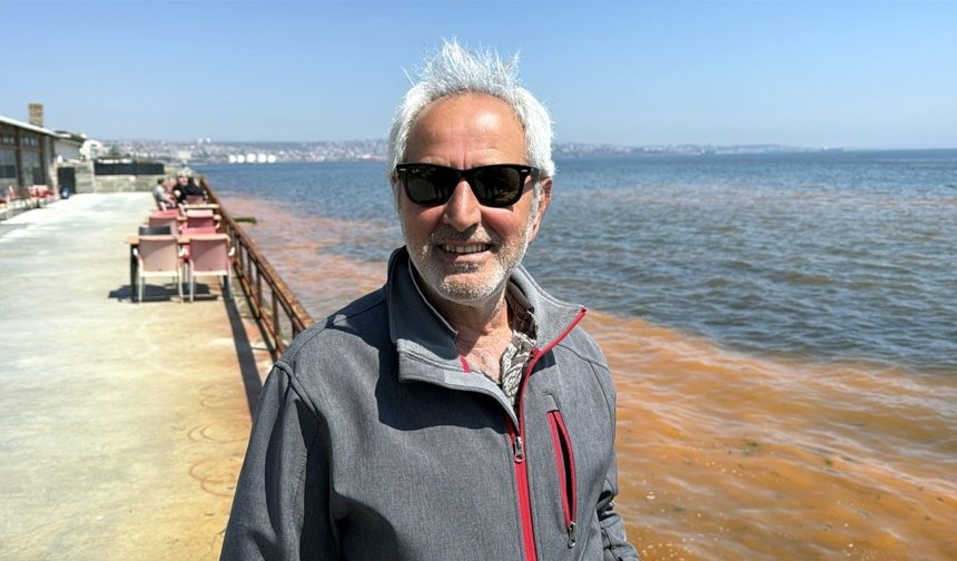 Tekirdağ sahilinde alg patlaması nedeniyle deniz turuncu renge büründü