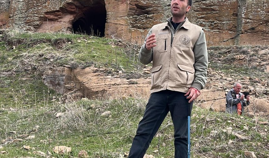 UNESCO mirası Ani Ören Yeri'nde 8 kilometre yürüdüler